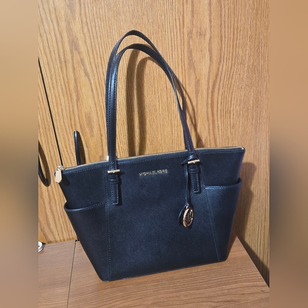 Michael Kors BlackTote Bag - Picture 2 of 8